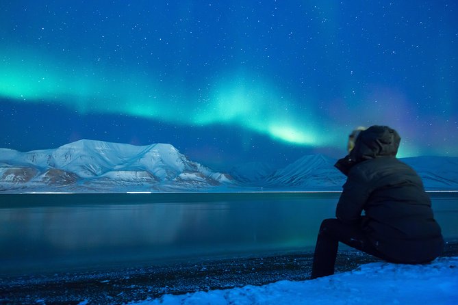 Private Super Jeep Northern lights hunt from Reykjavik - Hot chocolate, chairs, and the small comforts