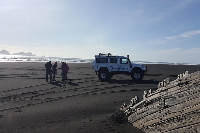Private Superjeep Full-Day South Coast and Eyjafjallajokull Volcano Sights - How the private price works out