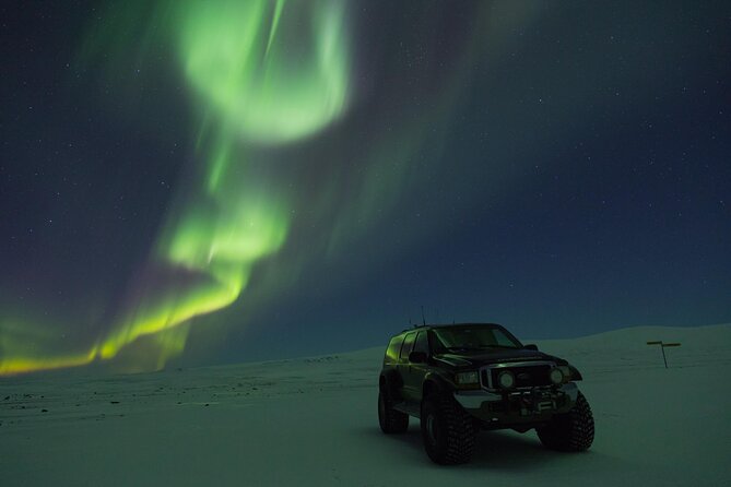 Private tour / Aurora Hunt - Northern Lights Super Jeep Tour - The guide’s role in an unpredictable sky
