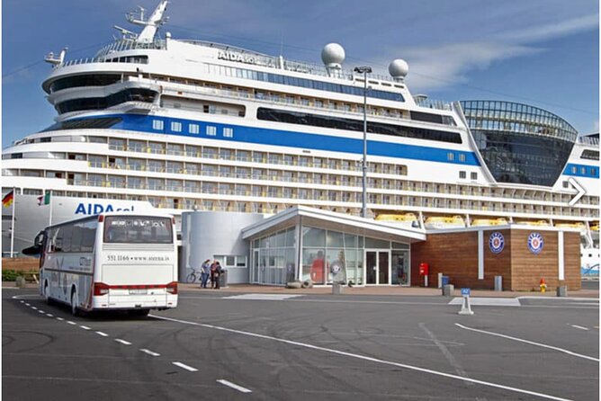 Private Transfer from Cruise Ship Port to Keflavik Int. Airport - Comfortable vehicles and careful luggage handling
