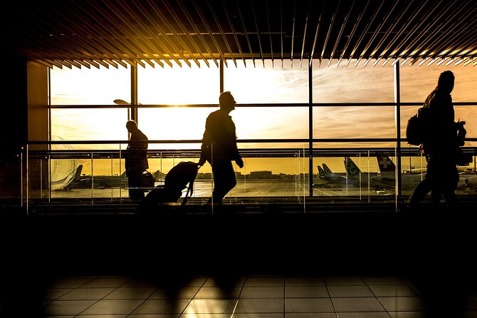 Private Transfer Keflavik Airport To Reykjavik Pick or Drop - Who will get the most from this transfer