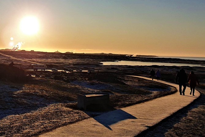 Reykjanes peninsula- Geopark and much more. Private tour - Grænavatn: a small lake with unusual color