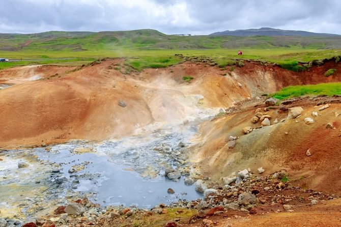 Reykjanes Peninsula Tour - Kleifarvatn offers still water after the hot ground
