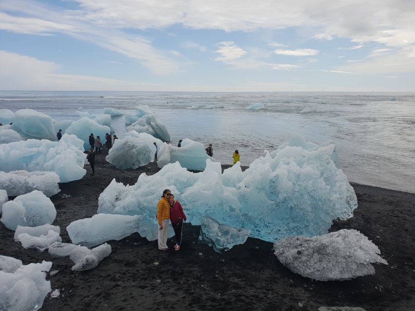 Reykjavík: 2-Day Tour with Icebergs, Glaciers & Waterfalls - Hofskirkja and Fjadrargljufur add depth to the second day
