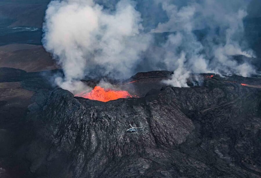 Reykjavik: 45-Minute Volcano Sightseeing Helicopter Tour - Why this helicopter route works so well