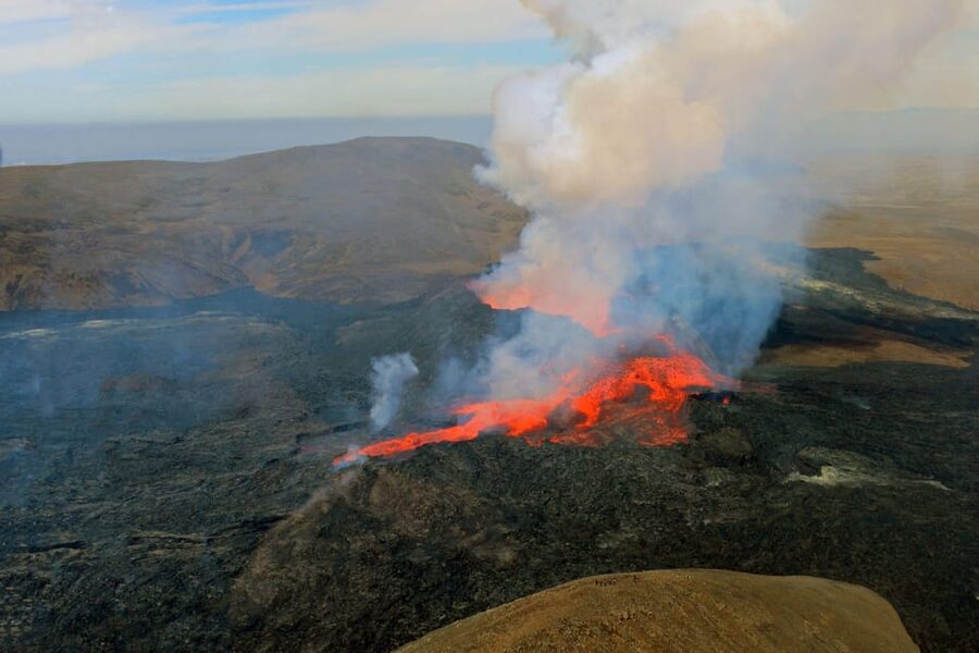 Reykjavik: 45-Minute Volcano Sightseeing Helicopter Tour - Sundhnúkahraun and the March 2024 eruption site
