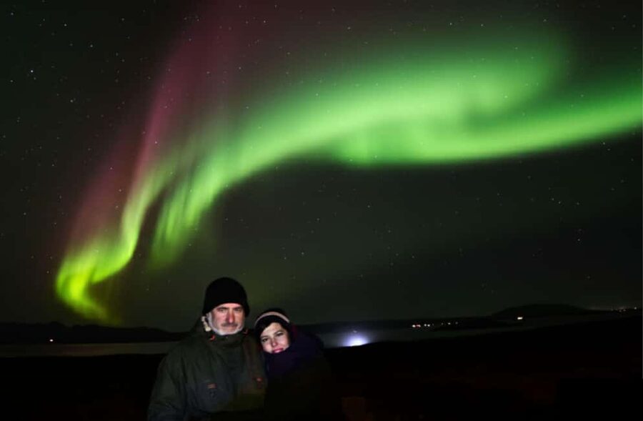 Reykjavík: 4x4 Minibus Northern Lights with Photo and Cocoa - Timing, weather, and the second-chance policy
