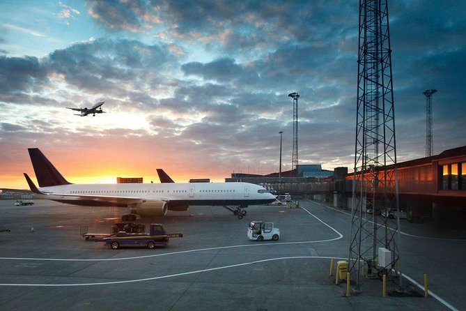 Reykjavik area to Keflavik Private Luxury Airport Transfer - A direct ride from Reykjavik to Keflavik