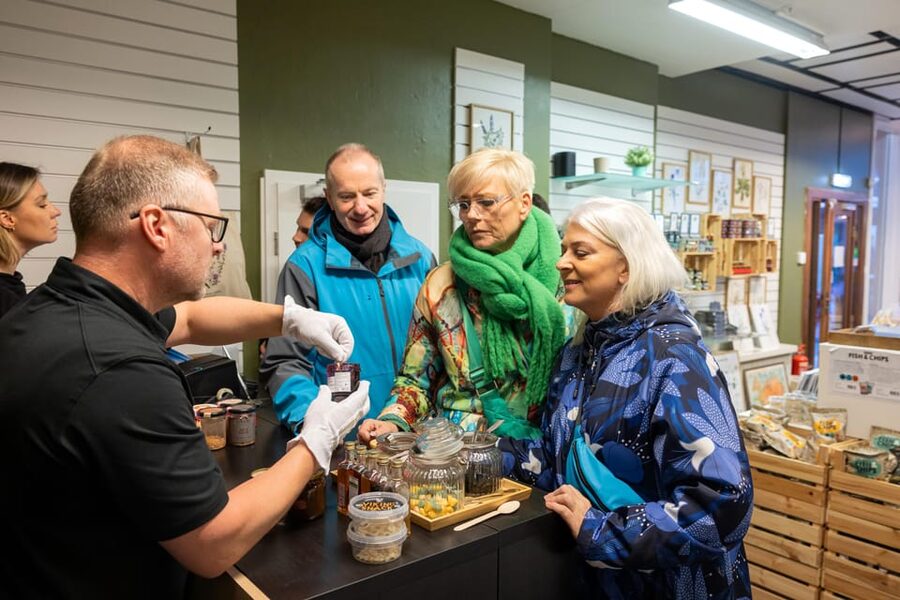 Reykjavik: Christmas Food Tour with Tastings and Drinks - Christmas lights turn the walk into an evening outing
