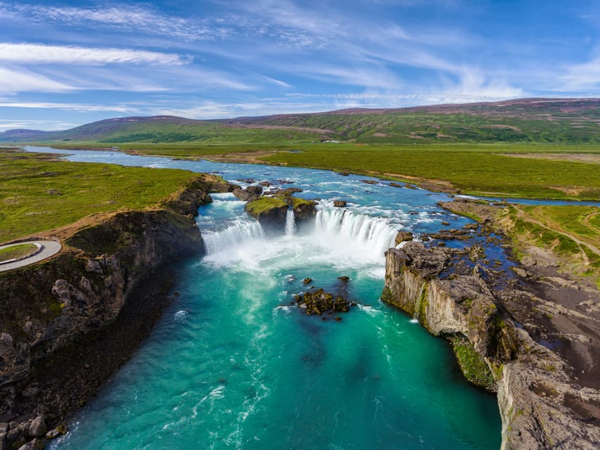 Reykjavik: FlyOver Iceland Entry Ticket - The Viking longhouse sets the mood
