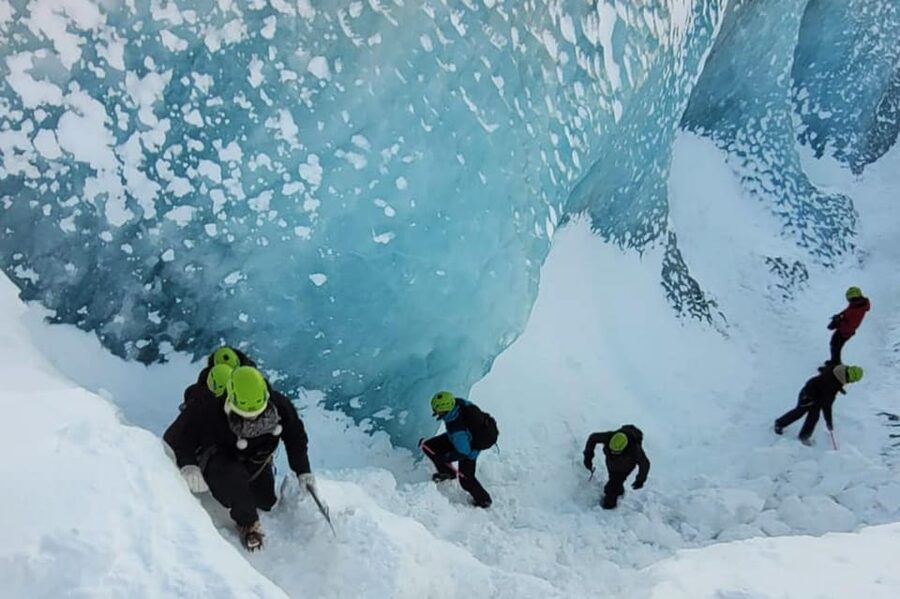 Reykjavik: Glacier Hike, Waterfalls and Black Sand Beach - Sólheimajökull: where the day becomes an adventure