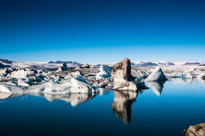Reykjavik: Glacier Lagoon, Diamond Beach & South Coast Day Tour - Why Jökulsárlón is worth the long ride