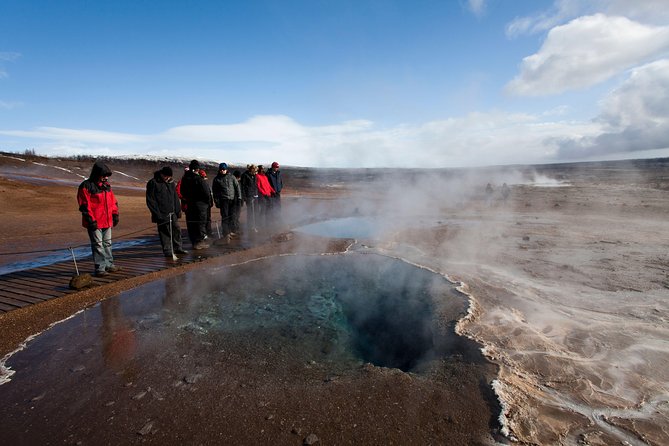 Reykjavik: Golden Circle and Northern Lights Small-Group Tour - Kerið crater and the limits of the schedule