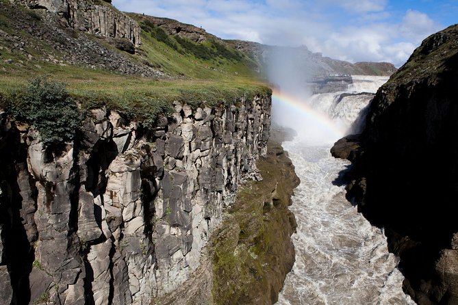Reykjavik: Golden Circle and Northern Lights Small-Group Tour - Transport, pickup, and winter clothing