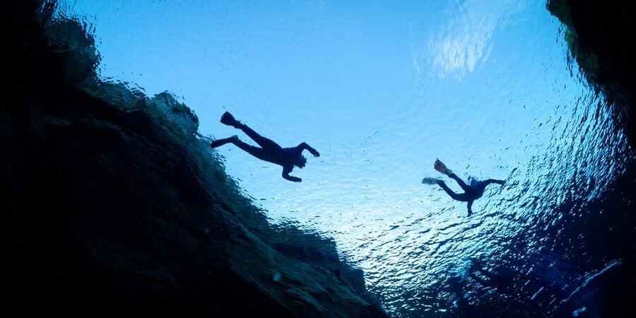Reykjavík: Golden Circle and Silfra Snorkeling Combo Tour - The Silfra morning: cold water, clear views, and a careful routine