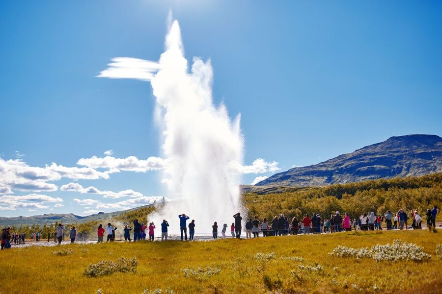 Reykjavik: Golden Circle Day Trip with Blue Lagoon Transfer - The pace, food, and weather
