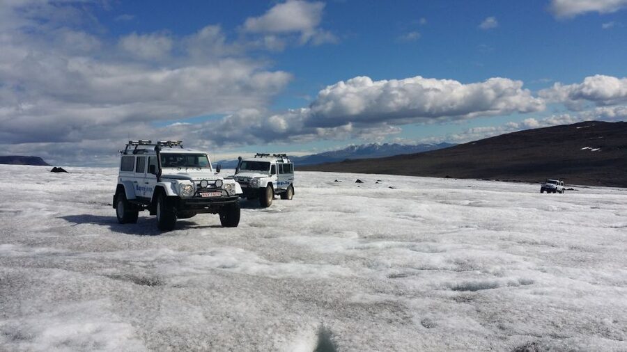 Reykjavik: Golden Circle & Langjökull Glacier on a Jeep - Thingvellir, where two plates pull apart