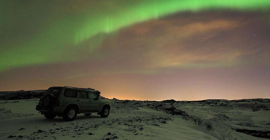 Reykjavik: Golden Circle & Northern Lights 4x4 Tour - Steam and eruptions at Geysir and Strokkur