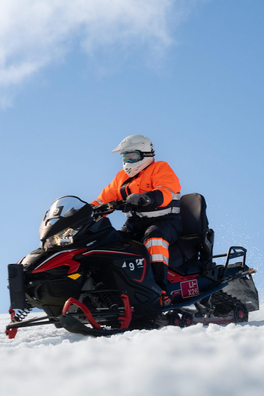 Reykjavik: Golden Circle Super Jeep Tour with Snowmobiling - Geysir and Strokkur: geothermal Iceland in action