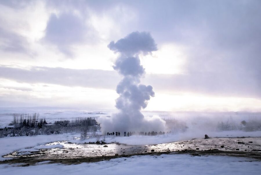 Reykjavik: Golden Circle, Tomato Farm and Kerið Crater Tour - Efstidalur Farm and the small pleasures of local food