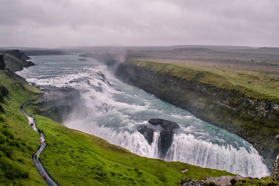 Reykjavik: Golden Circle, Tomato Farm and Kerið Crater Tour - Kerið crater brings the day back to volcanic Iceland