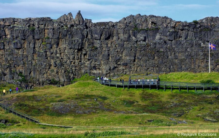 Reykjavik: Golden Circle Tour and Blue Lagoon Admission - Thingvellir, where history meets moving plates