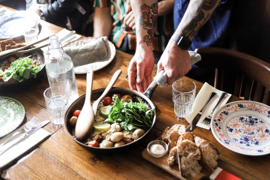 Reykjavik: Guided Foodie Walking Tour with 6 Tastings - Weather, walking, and other practical details