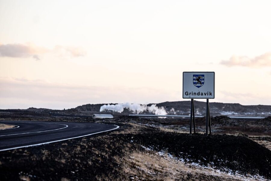 Reykjavik: Guided Tour to Volcano and Reykjanes Geopark - Grindavík, where geology meets ordinary life