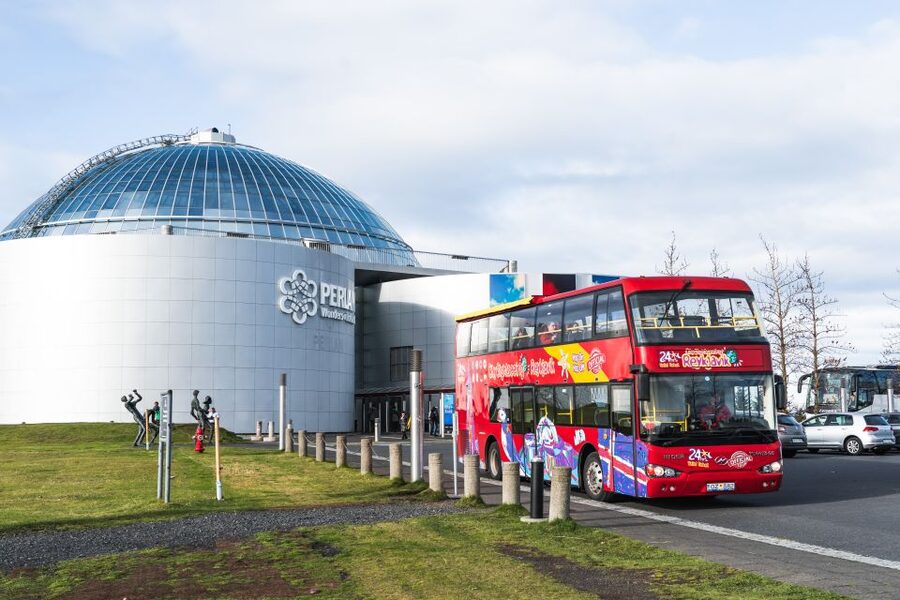 Reykjavík: Hop-On Hop-Off Bus and Perlan Museum Entry Ticket - Starting at Harpa and getting your bearings