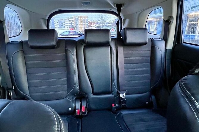 Reykjavik Iceland : Private transfer From / To KEF airport - Door-to-door service at both ends