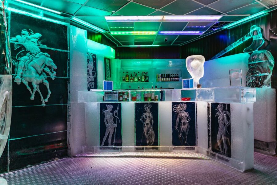 Reykjavik: Magic Ice Bar Entrance and Welcome Drink - Friendly staff and better photo memories