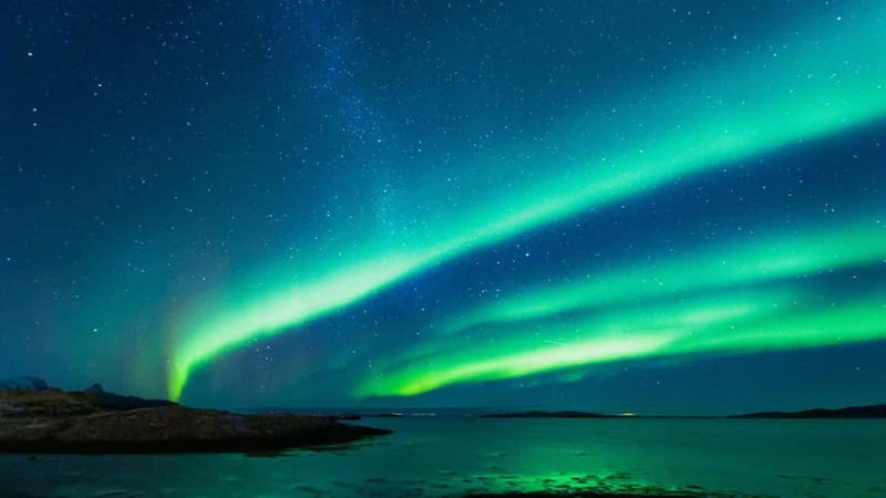 Reykjavik: Northern Lights Adventure Tour with Hot Chocolate - Hot chocolate, cold fingers, and what to wear