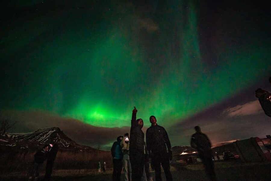 Reykjavik: Northern Lights Group Tour with Photos - Key points before you book