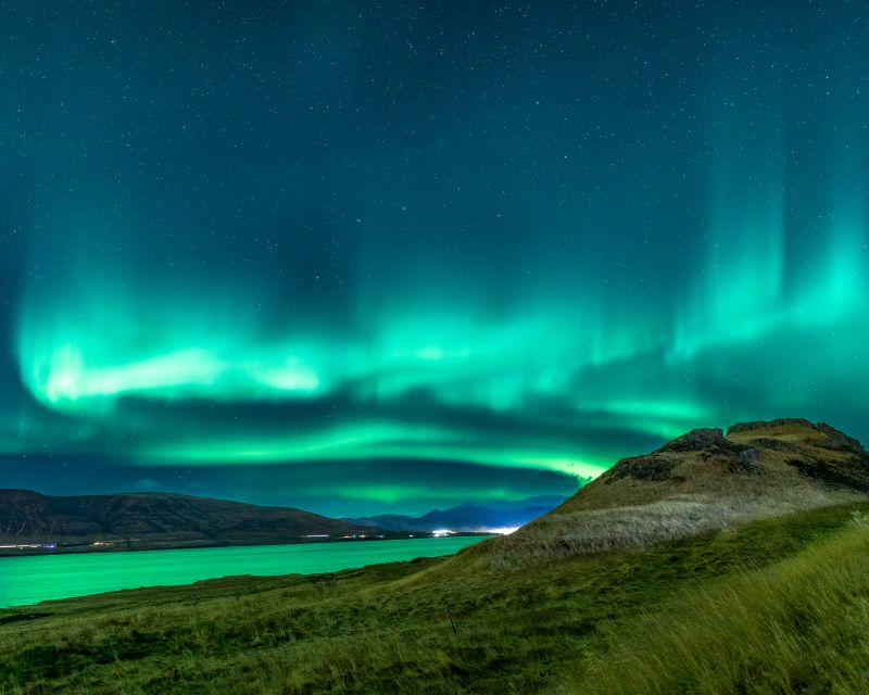 Reykjavik: Northern Lights Group Tour with Photos - Should you book the Reykjavik Northern Lights Group Tour?