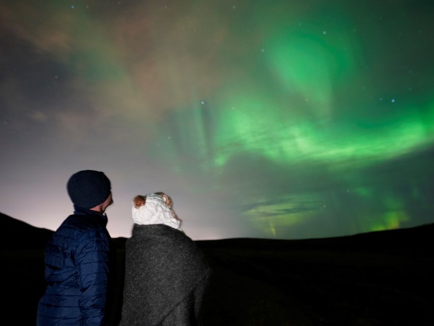 Reykjavik: Northern Lights Tour w/Pro Photos - Small Group - A Northern Lights hunt with more to do than stare at clouds
