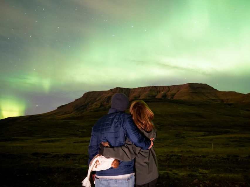 Reykjavik: Northern Lights Tour w/Pro Photos - Small Group - How the free retry policy changes the value