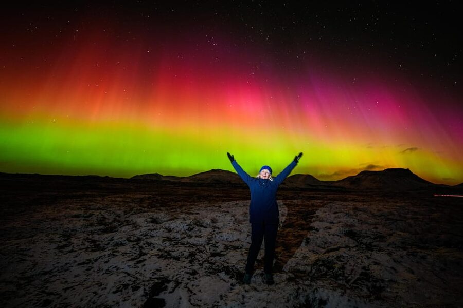 Reykjavik: Northern Lights Tour with Private Photographer - Icelandic snacks while you wait