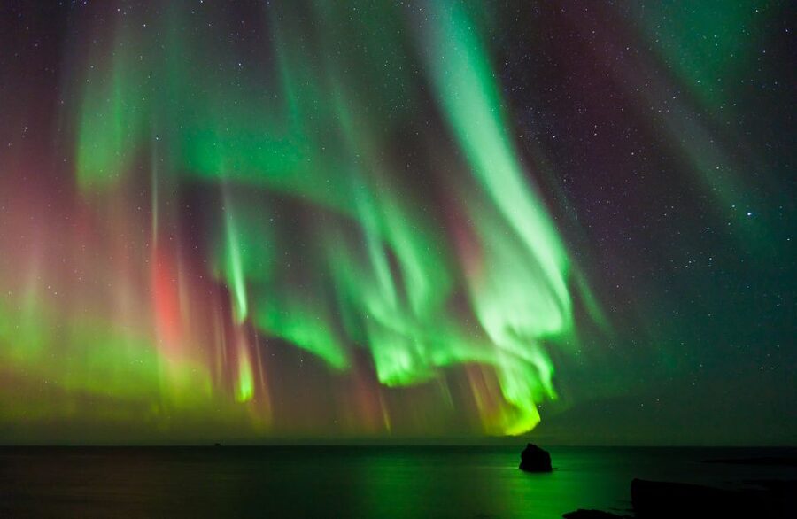 Reykjavik: Premium Northern Lights Tour with Free Photos - What the Four-Hour Evening Looks Like