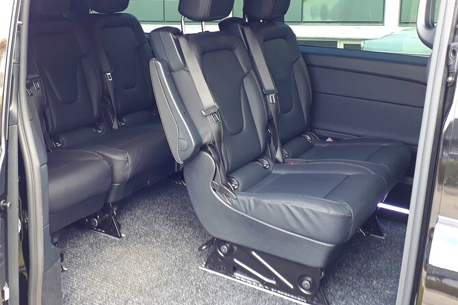 Reykjavik-Private Transfer to/from Keflavík Airport - What the drive feels like in a private car