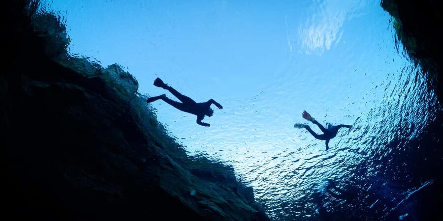 Reykjavík: Silfra Fissure Snorkeling and Lava Caving Tour - The gap between activities needs planning