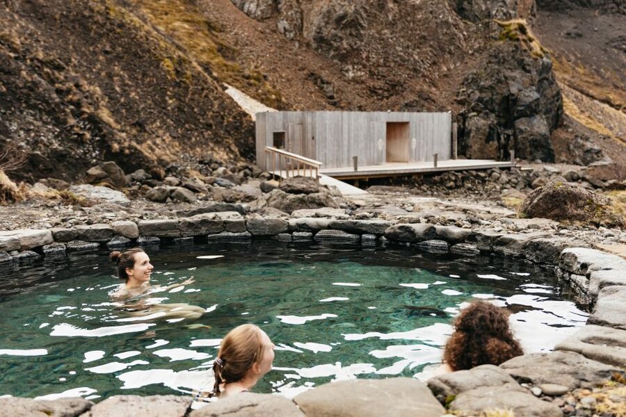 Reykjavik: Silver Circle Tour, Canyon Ride, & Thermal Baths - The hot spring that powers West Iceland