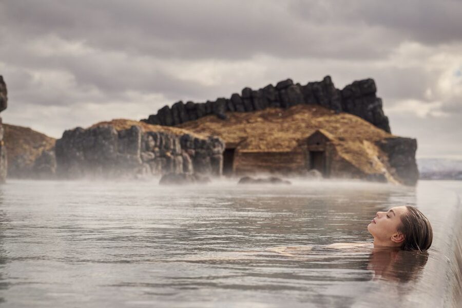Reykjavik: Sky Lagoon Entrance Pass With 7-Step Spa Ritual - Step 1: Laug, the warm lagoon