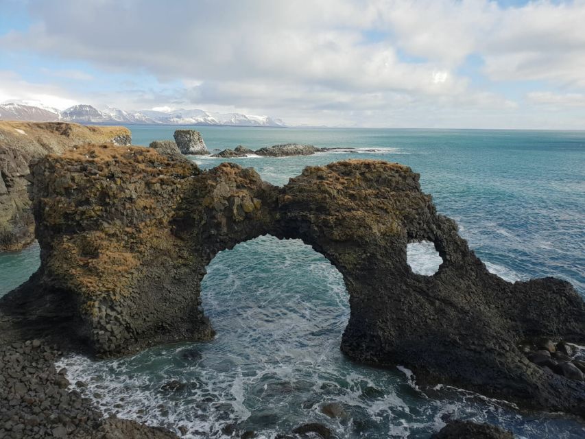 Reykjavik: Small-Group Snæfellsnes Day Trip - What the small group and guide add