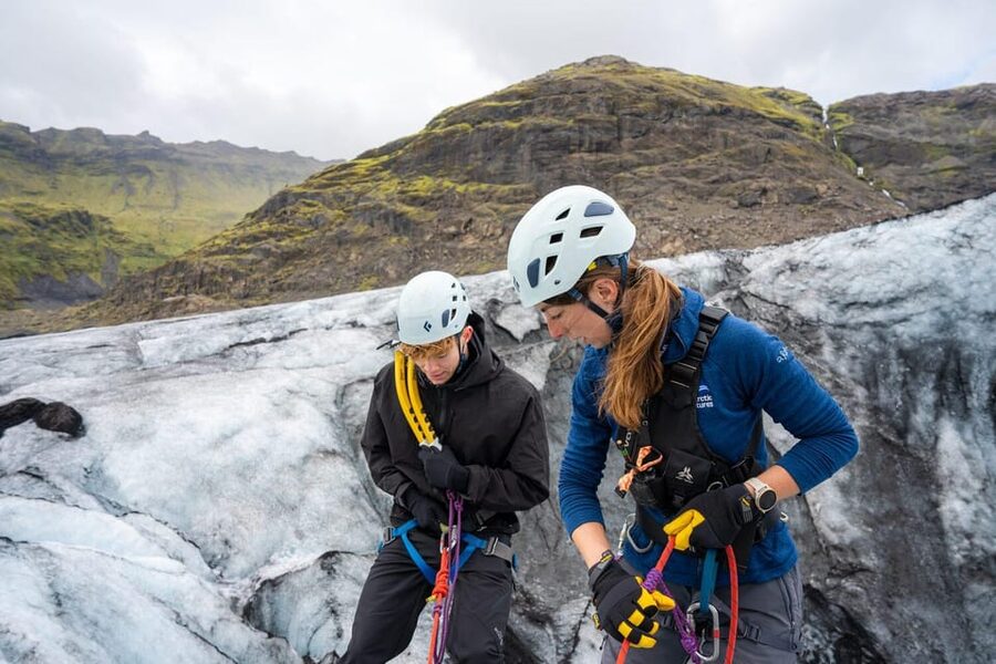 Reykjavík: Sólheimajökull Glacier Hike & Ice Climbing Intro - What happens before you reach the ice