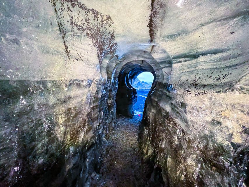 Reykjavik: South Coast and Katla Ice Cave Small Group Tour - What the guide adds to the long driving hours