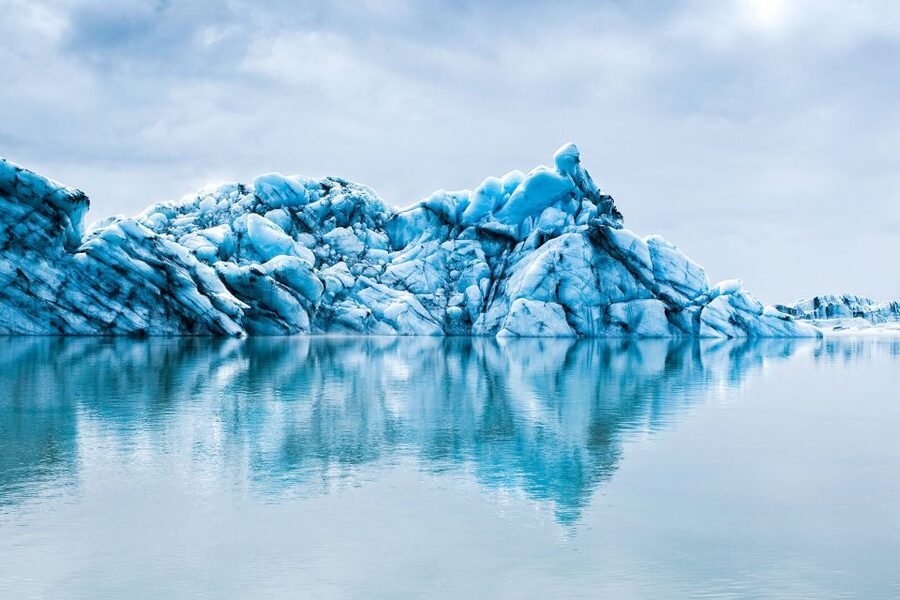 Reykjavik: South Coast, Diamond Beach, and Jökulsárlón Tour - Seljalandsfoss offers a different view