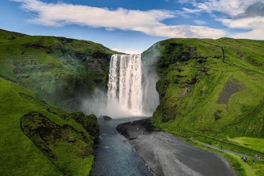 Reykjavik: South Coast, Diamond Beach, and Jökulsárlón Tour - Seasonal timing changes the character of the day