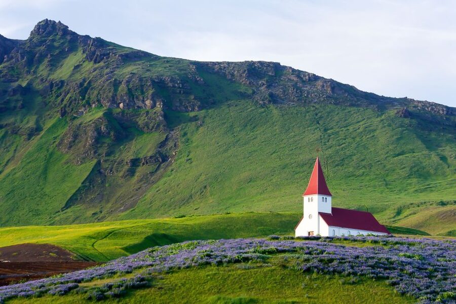 Reykjavík: South Coast Waterfalls, Black Sand & Glacier Tour - Vík, lunch and the southernmost village