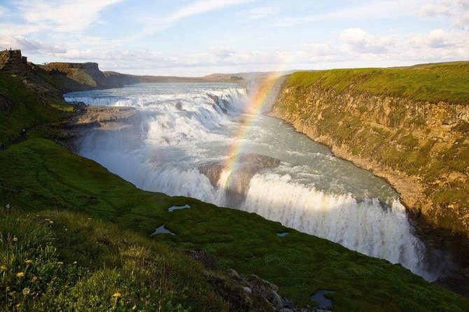 Reykjavik: The Lava Tunnel and Golden Circle Small-Group Tour - Gullfoss, where the water does the talking
