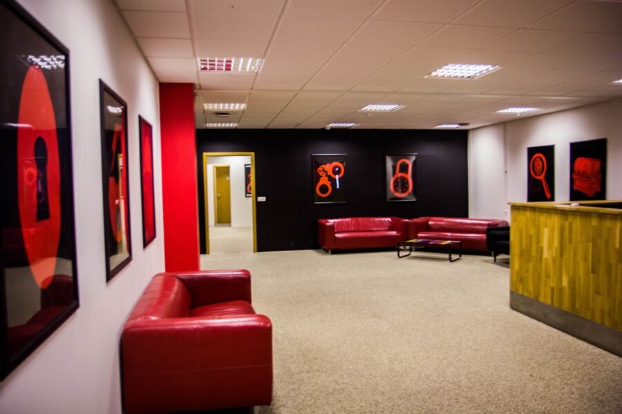 Reykjavik: The Scientist Escape Room Game - Searching a scientist’s office